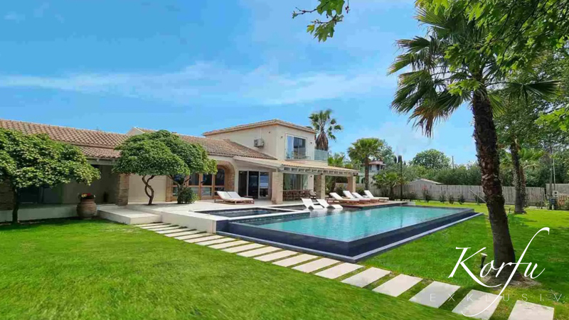 korfu exklusiv luxusvilla Ferienhaus heavens-bliss pool direkt-am-meer am-strand modern minimalistisch neu gehoben premium ruhig traumhaft meerblick sandstrand