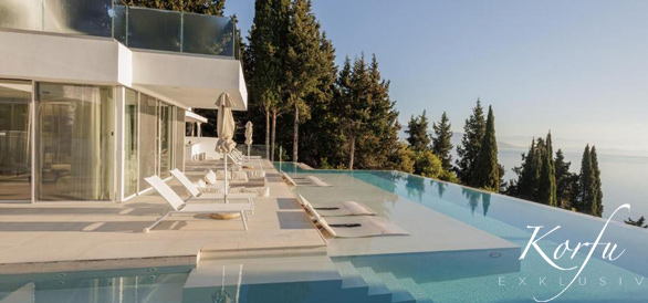 Übersichtsbild-villa-logan_2 Luxuriöse Ferienvilla mit Privatpool, Garten, Meerblick und mit 7 Schlafzimmern an der Ostküsten von Korfu